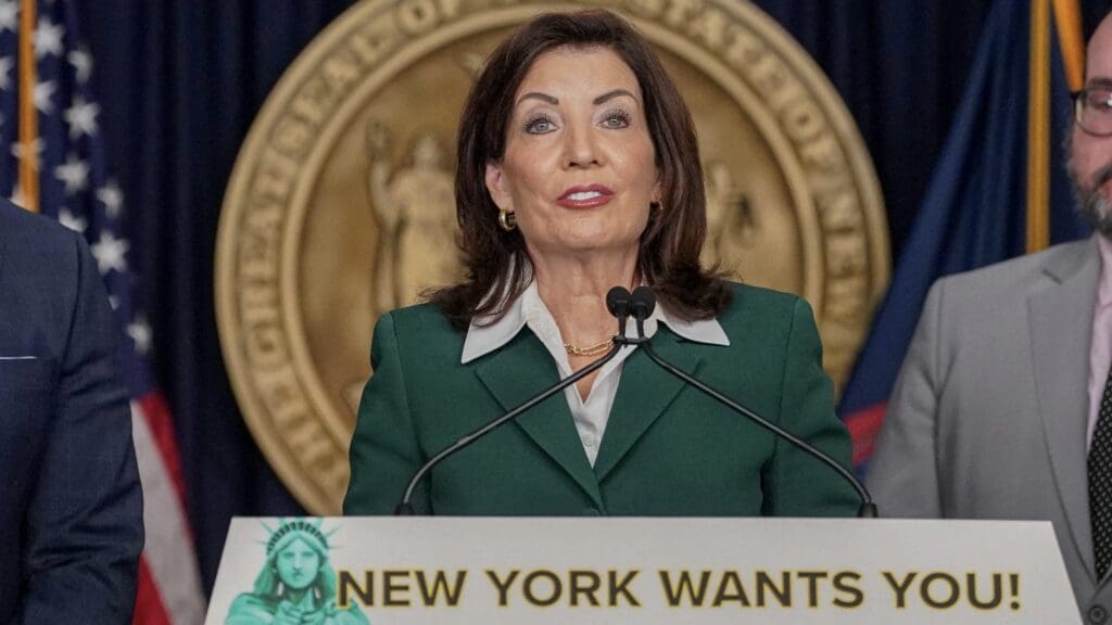 Poll shows majority of New Yorkers want someone other than Hochul in 2026