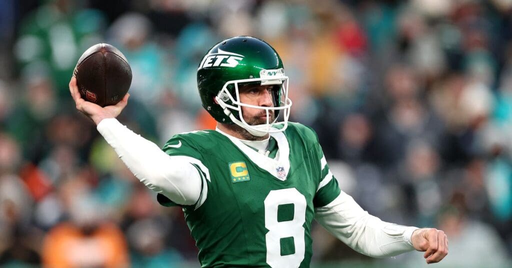 Aaron Rodgers to sign with Steelers after months of flirtation