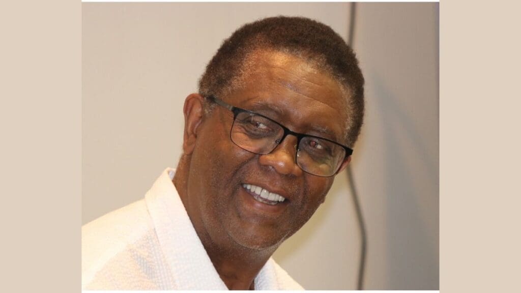Bill Cartwright Returns to Chicago to Celebrate Memoir ‘Living Life at the Center’