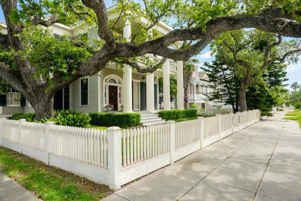 Houses-Individual, Two Story 4