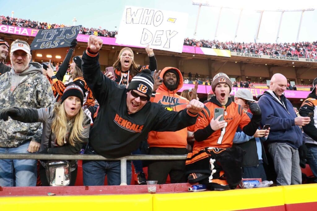 Bengals rely on Hendrickson, Stewart to resolve contract disputes