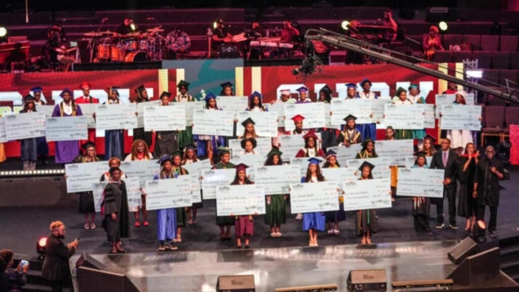 Dr. Jamal Bryant gives $2 million in scholarships to high school grads