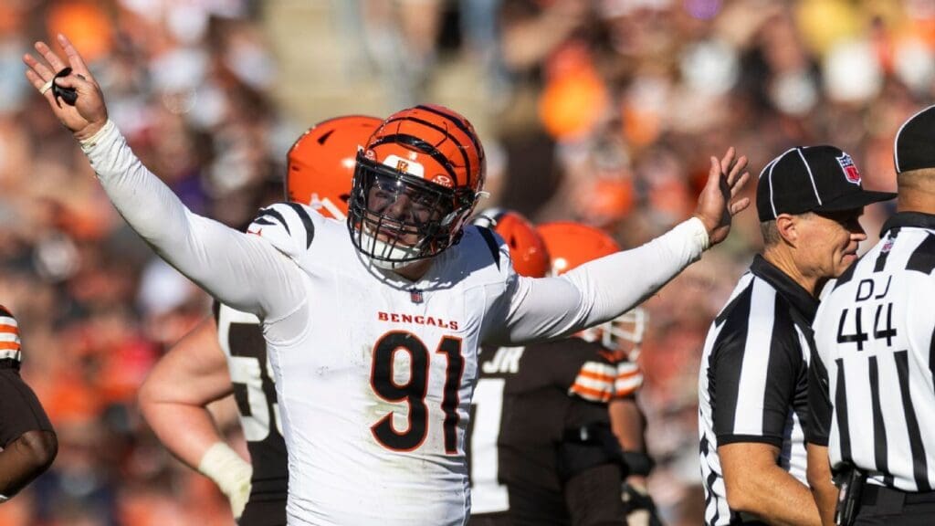 Bengals' Hendrickson 'honored' by raise, returns to practice