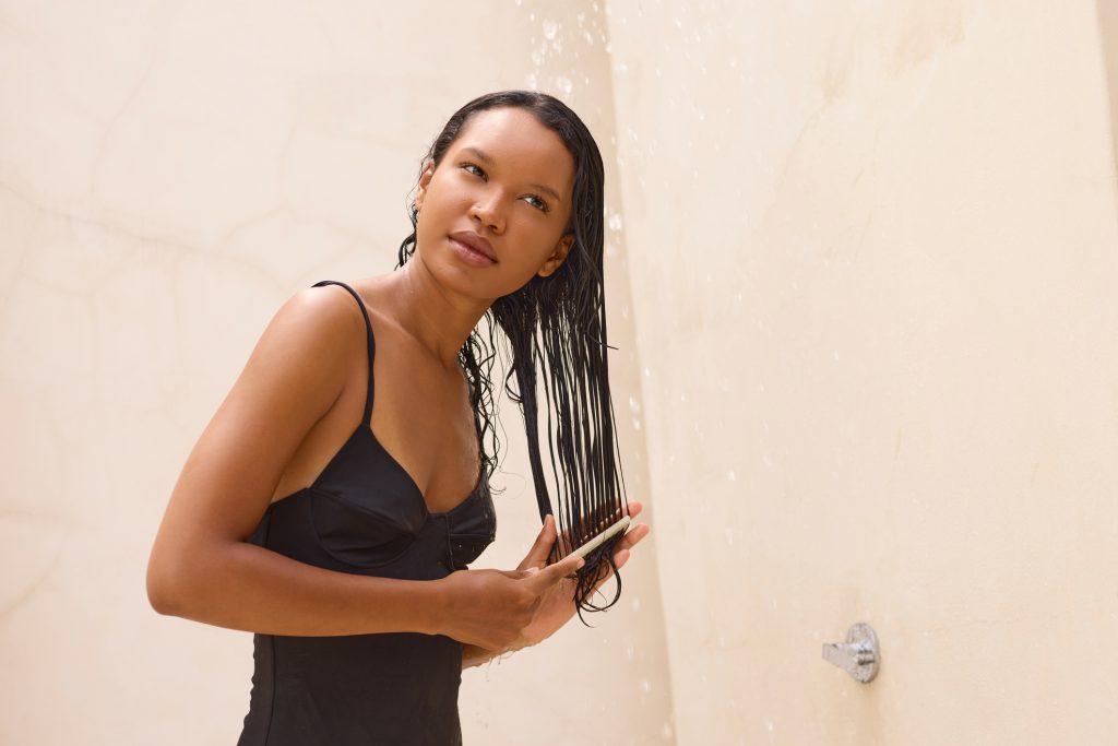 Rice Water vs. Rosemary Oil for Hair Growth : Which One Actually Works? Rice Water vs. Rosemary Oil for Hair Growth curlynikki