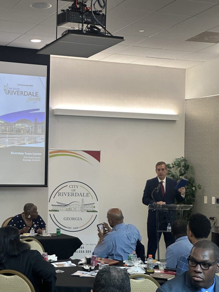 Business owners in Clayton County meet Raffensperger