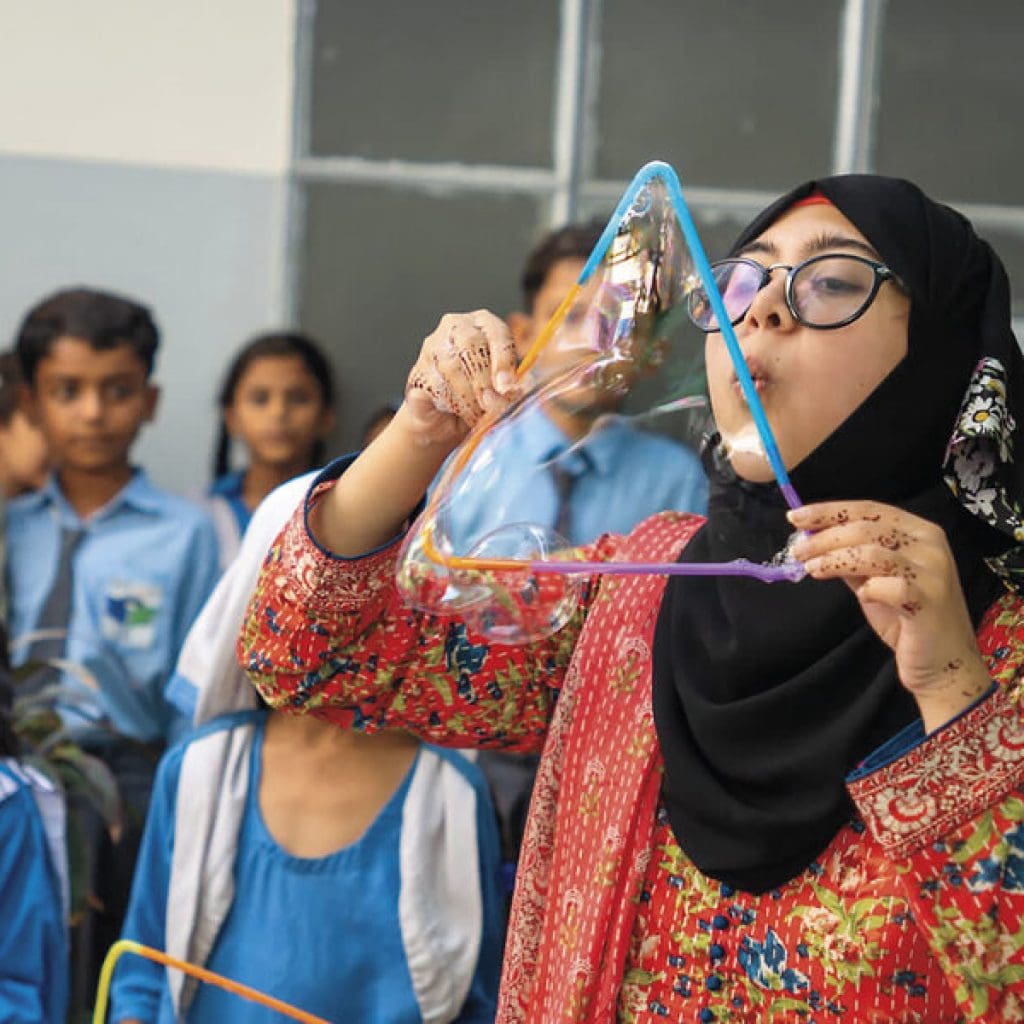 Science educator helps Pakistani children ‘imagine solutions’