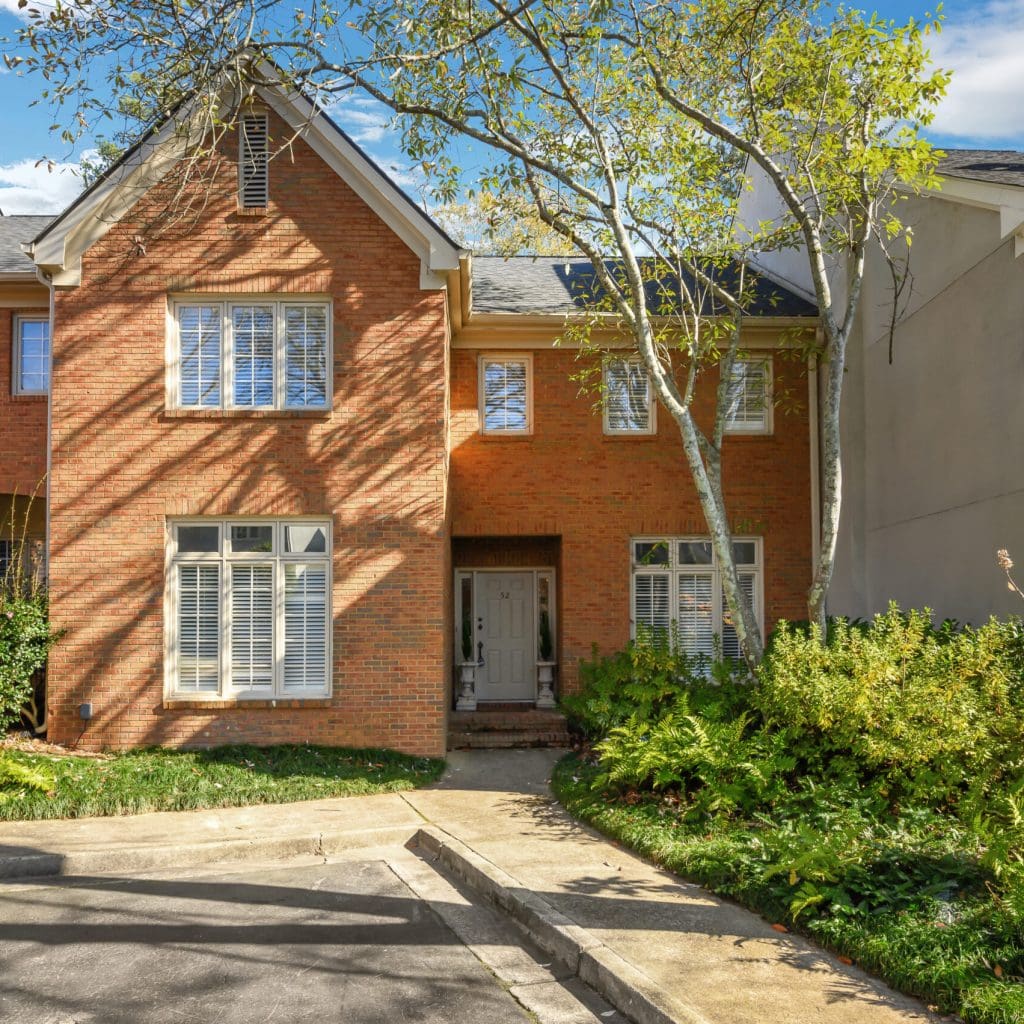 Luxury Renovated Townhome in Paces West Luxury Renovated Townhome in Paces West