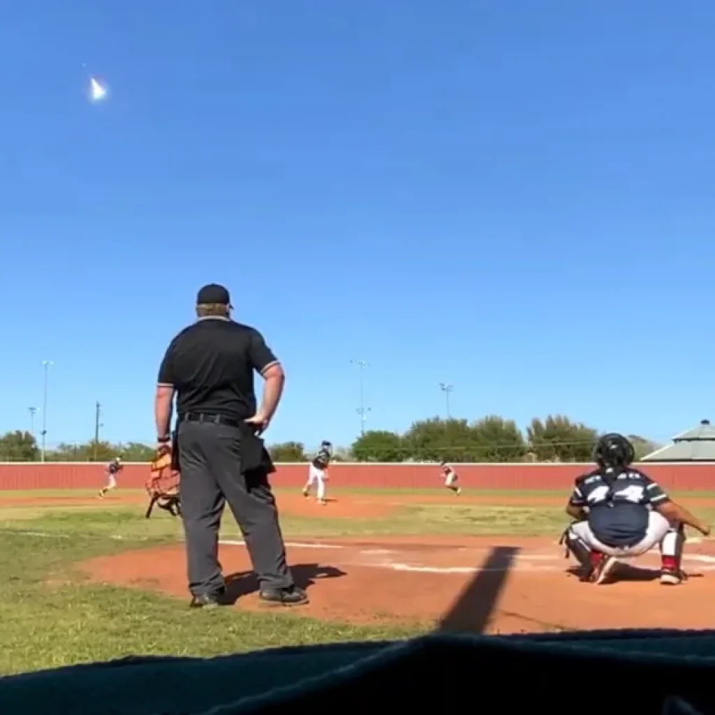 Meteor spotted streaking above Texas responsible for sonic booms, NASA says