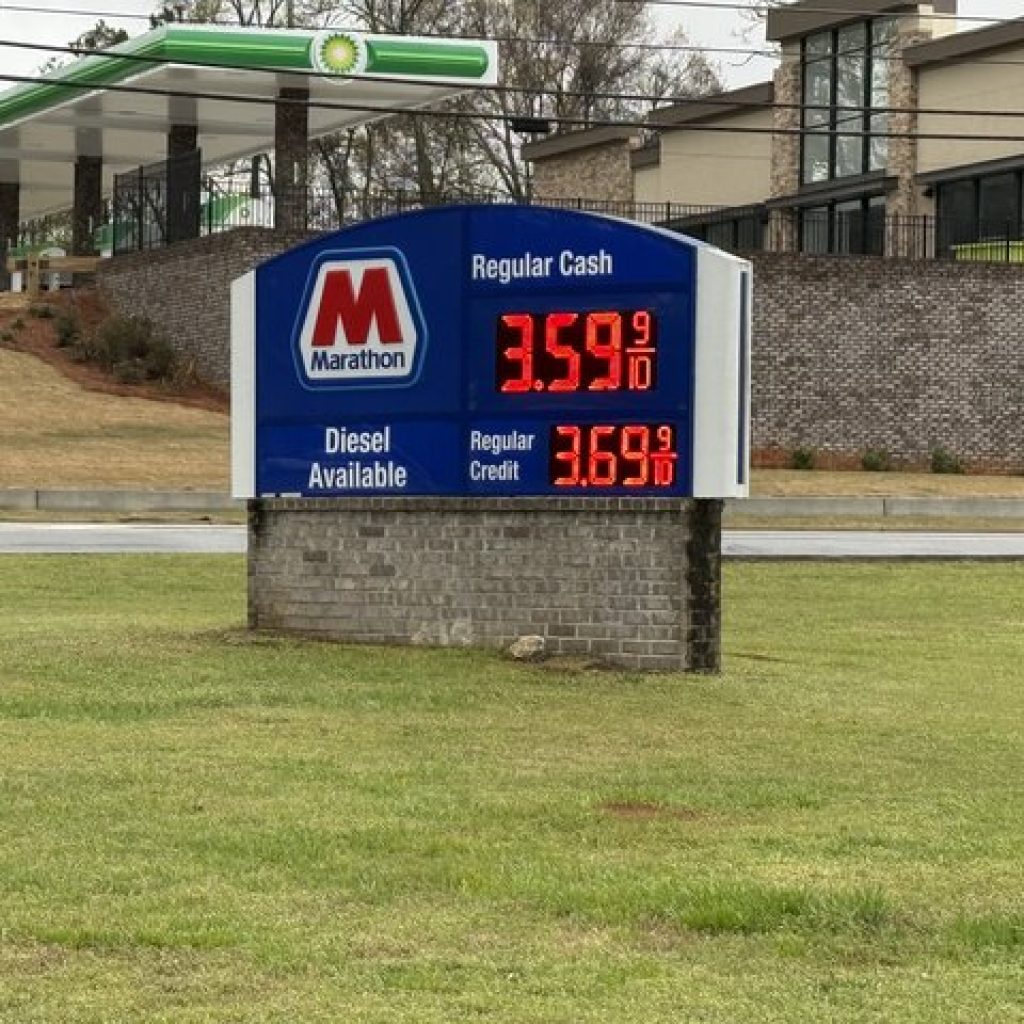 Gas prices in Newton County rise over $3.50/gallon