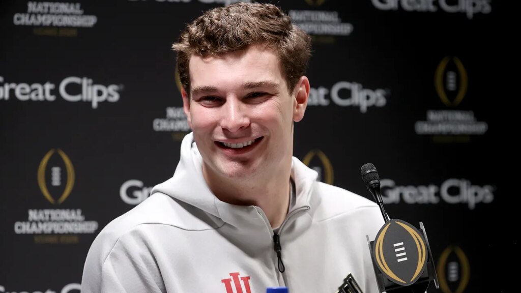 Fernando Mendoza, the No 1 pick of NFL Draft to the Raiders, tasked with returning a legacy franchise to glory Fernando Mendoza, the No 1 pick of NFL Draft to the Raiders, tasked with returning a legacy franchise to glory