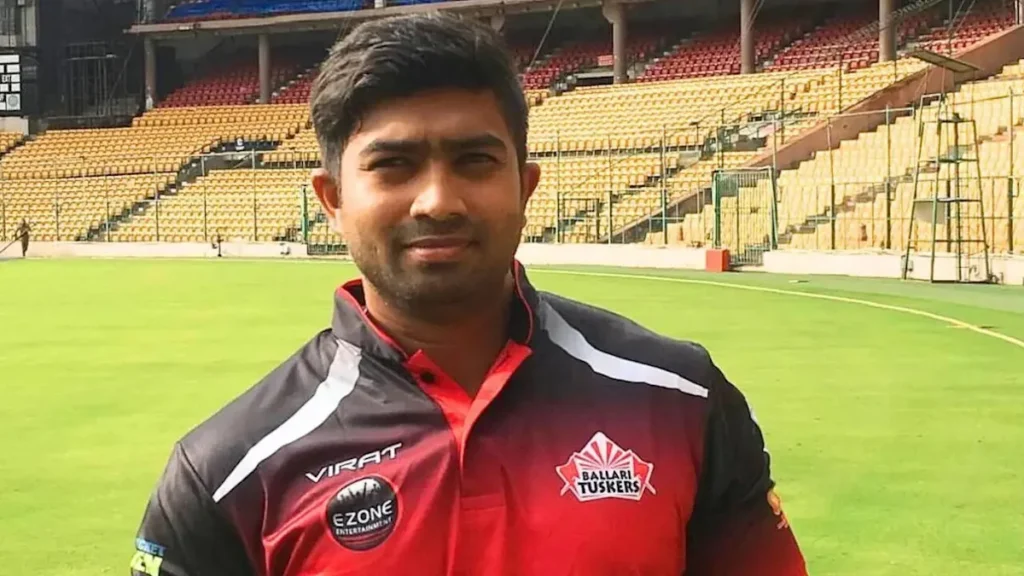 ‘Terrible news for cricket community’: Ex-Ranji player dies of heart attack while playing in local match 'Terrible news for cricket community': Ex-Ranji player dies of heart attack while playing in local match