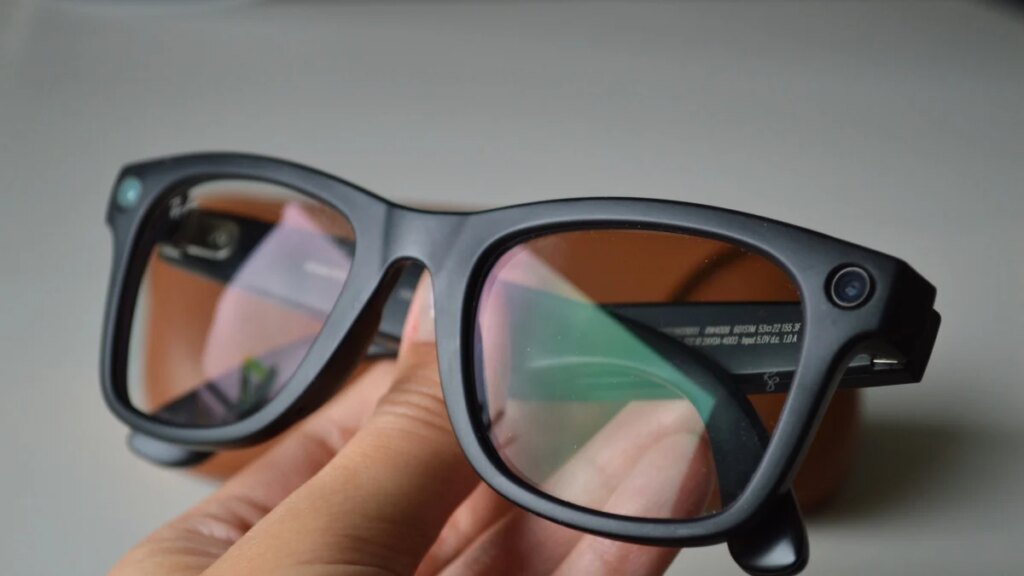 Meta plans to make an AI pendant and more smart glasses soon