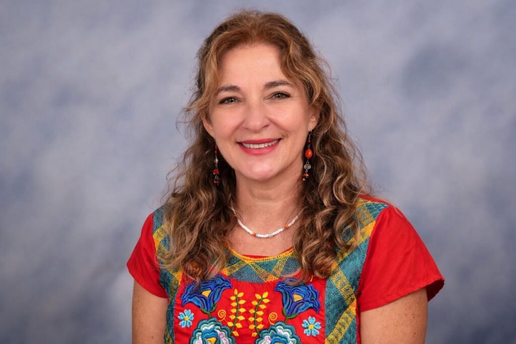 Savannah Arts Academy’s Ana Zurita name National Secondary School Teacher of the Year by AATSP Savannah Arts Academy’s Ana Zurita name National Secondary School Teacher of the Year by AATSP