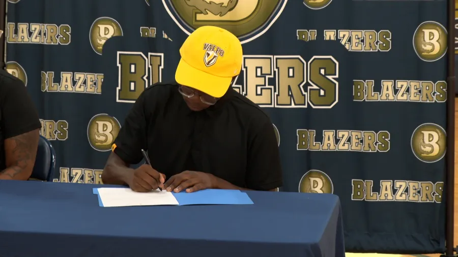 Bethesda track standout signs with Valparaiso Bethesda track standout signs with Valparaiso