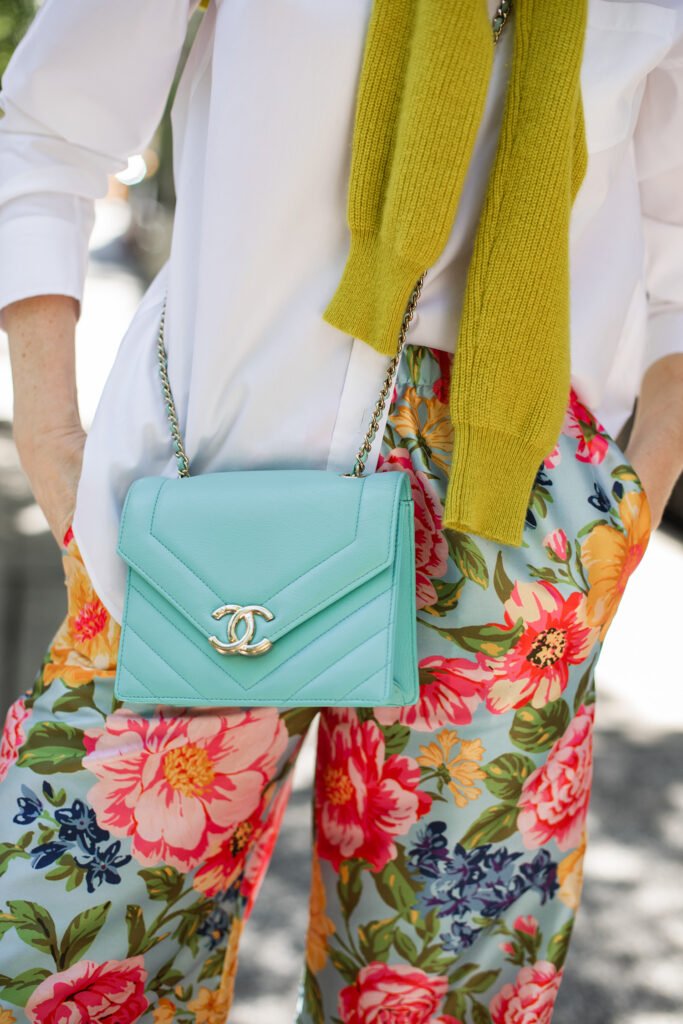 MEET THE COLLECTION DEFINING EFFORTLESS SUMMER FEMININITY LA MAREGOLD NICOLE PANT IN SKY GARDEN SYMPHONY + CHANEL TURQUOISE CROSSBODY BAG