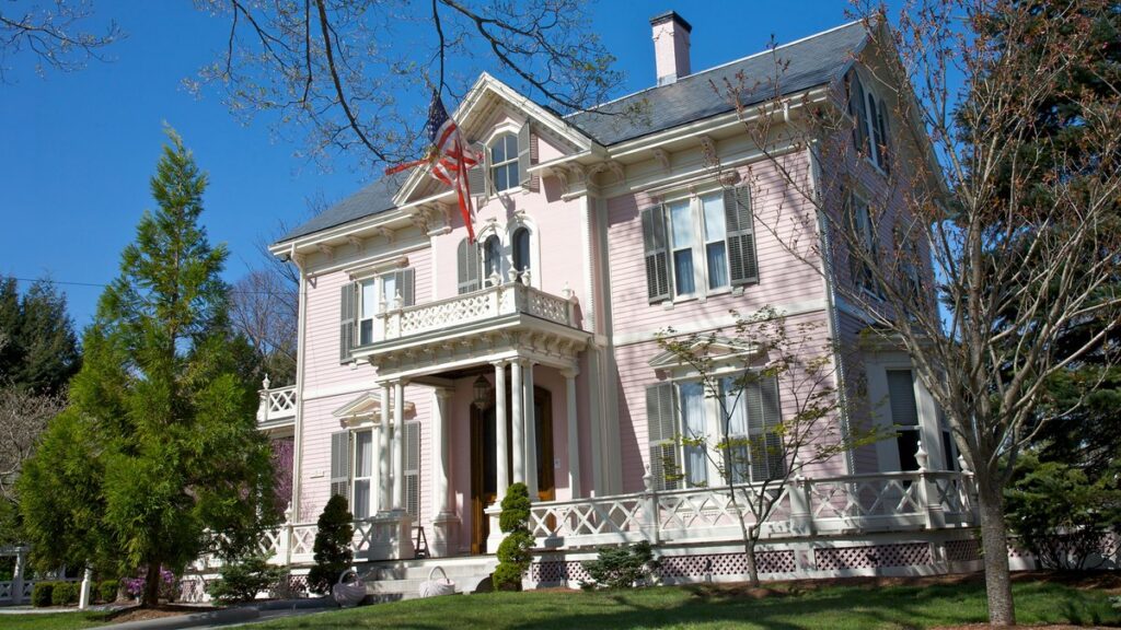 History of Italianate Architecture: How the Victorian ‘Rebel’ Won Over the U.S. realtor.com
