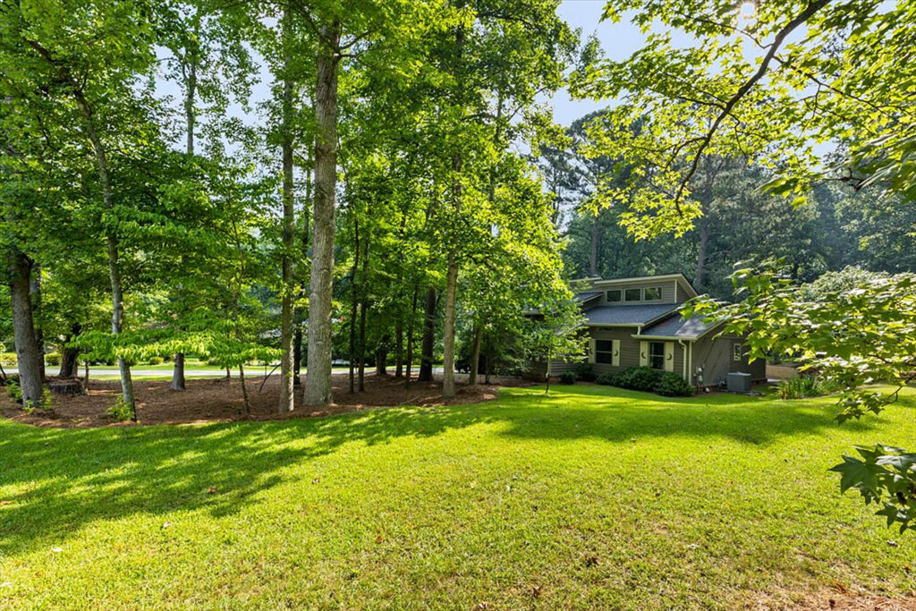 Picture-Perfect Midcentury Home Embodies Timeless Elegance and Charm