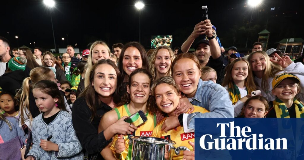 With a little bravery and some big swings, AFLW can enjoy more magical crowd moments | AFLW
