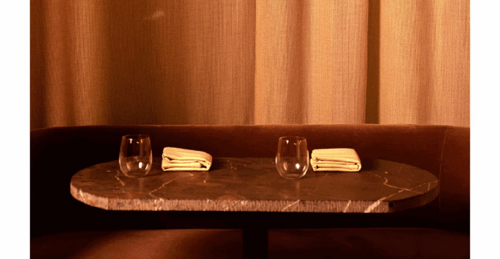 Actually, Dining Side-by-Side in Restaurants Is Good