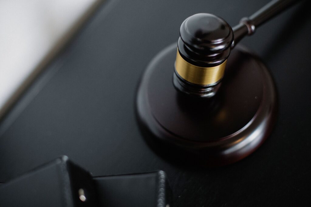 Alumni relationships can affect court rulings between judges and lawyers