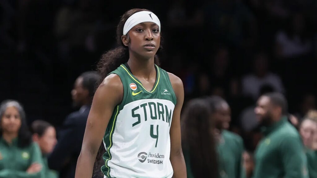 Flau’jae Johnson is feeling the full weight of a difficult WNBA rookie transition Aug 3, 2026; Brooklyn, New York, USA; Seattle Storm guard Flau