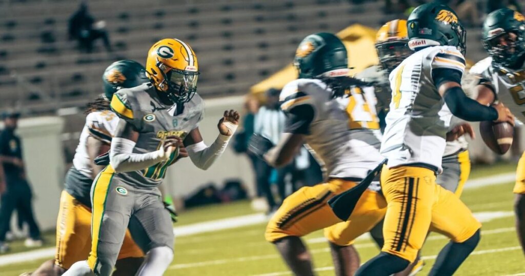 Bears bounce back in a big way, defeat Lithia Springs 36-21 | Friday Night Lights