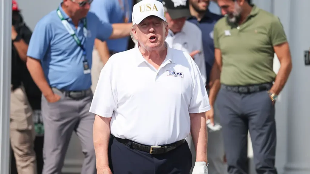 ‘Cheating’: Trump Nearly Takes a Tumble After Bizarre Golf Swing as Cameras Quickly Pan Away — Exposing Something in the Background He Didn’t Expect ‘Cheating’: Trump Nearly Takes a Tumble After Bizarre Golf Swing as Cameras Quickly Pan Away — Exposing Something in the Background He Didn’t Expect