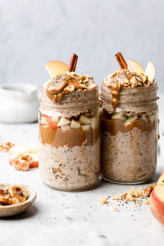 Easy Apple Pie Overnight Oats apple pie overnight oats in jars