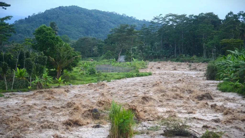 Nepal Flash Floods Kill at Least 95 as Hundreds Remain Missing