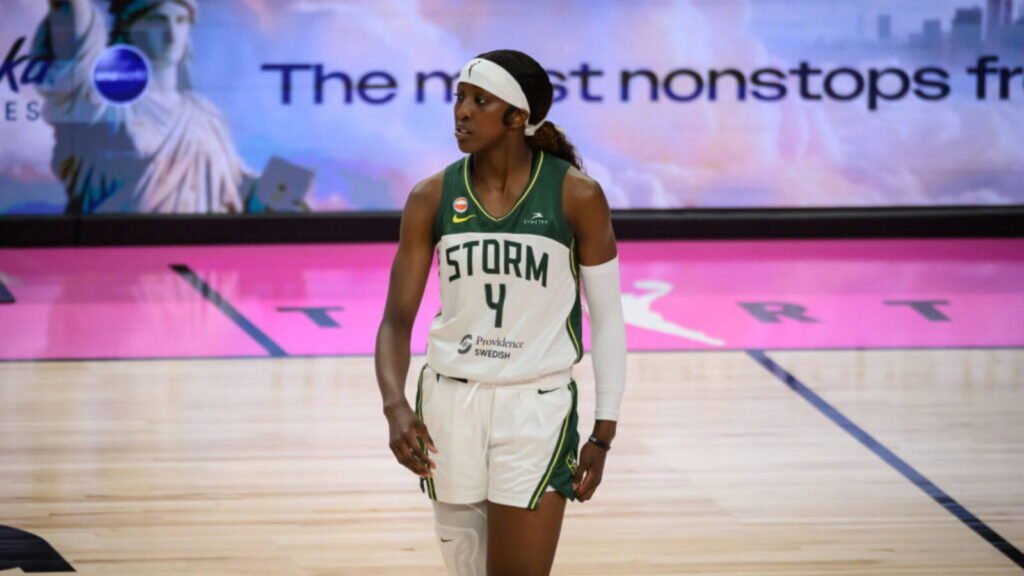 Flau’jae Johnson speaks out after breaking Breanna Stewart’s record Flau’jae Johnson speaks out after breaking Breanna Stewart’s record