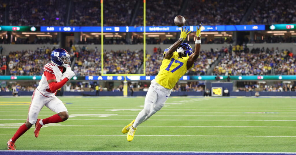 Matthew Stafford and Davante Adams shine as Rams beat Giants
